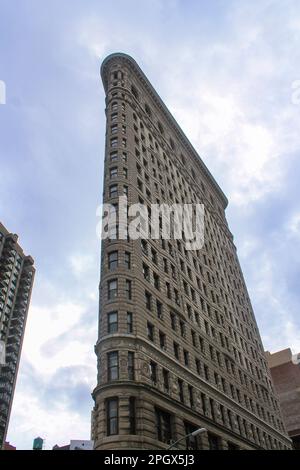 New York City, New York, USA. 15. August 2014: Flache Eisenfassade. Einer der ersten Wolkenkratzer, die je gebaut wurden. Stockfoto