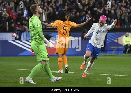 Julien Mattia / Le Pictorium - Qualifikationen für den Euro: Frankreich-Niederlande - 24/3/2023 - Frankreich / Ile-de-France (Region) / Saint Denis - Dayot Upamecanos Ziel während der Euro-2024-Qualifikation zwischen Frankreich und den Niederlanden im Stade de France Stockfoto