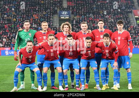 Prag, Tschechische Republik. 24. März 2023. Tschechische Nationall Fußballmannschaft (Fußball), Fußballspieler posieren während der Fotosession vor der Qualifikation der Fußball-Europameisterschaft für ein Teamfoto: Tschechien gegen Polen in Prag, Tschechische Republik, 24. März 2023. Kredit: Michal Kamaryt/CTK Photo/Alamy Live News Stockfoto