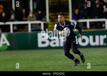 Elliott Obatoyinbo von Newcastle Falcons in Aktion während des Gallagher Premiership-Spiels zwischen Newcastle Falcons und Gloucester Rugby am Freitag, den 24. März 2023 im Kingston Park, Newcastle. (Foto: Chris Lishman | MI News) Kredit: MI News & Sport /Alamy Live News Stockfoto