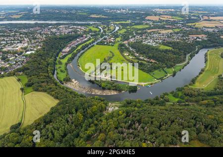 Blick aus der Vogelperspektive, Ruhrstrecke mit Renovierung der Burgruine Hardenstein und Schloss-Keeper-Haus im Vormholz-Viertel in Witten, Ruhrgebiet, Nordrhein-Westfalen Stockfoto