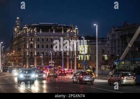 Budapest: Szabad Sajto Straße, Klotild Paläste. Ungarn Stockfoto