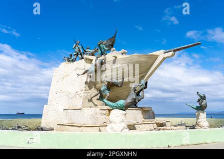 Punta Arenas, Chile - 30. Januar 2023: Denkmal für die Crew des Schooner Ancud von Guillermo Merino Pedrero Stockfoto