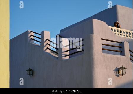 Farbenfrohe Häuser im Mina District, Mia Park, Old Port Doha, Katar Stockfoto