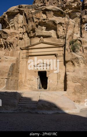 Nabataean Tomb 846 Facade Exterior in Little Petra, Siq El-Barid, Jordanien Stockfoto