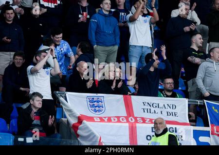 Neapel, Italien. 23. März 2023. Fans Englands während des UEFA-Wettkampfs DER EURO-Qualifiers zwischen Italien und England am 23. März 2023 im Stadio Diego Armando Maradona, Neapel, Italien. Kredit: Giuseppe Maffia/Alamy Live News Stockfoto