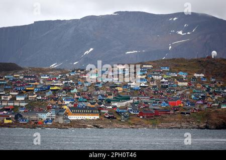 Blick auf die Küste von der kleinen Gemeinde Upernavik, Grönland, Dänemark Stockfoto