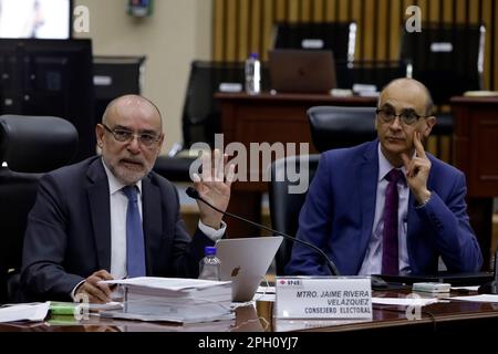 Nicht exklusiv: 24. März 2023, Mexiko-Stadt, Mexiko: Wahlberater Jaime Rivera und Martin FAZ auf der Sitzung des National Electoral Institute Stockfoto