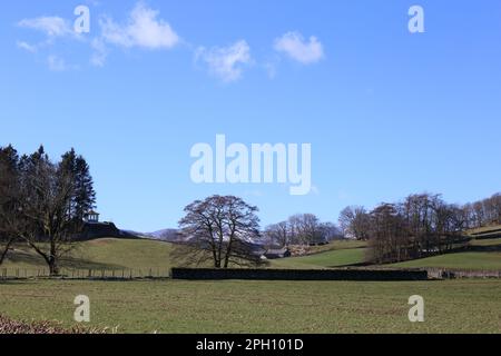 Frühling in der Landschaft von South Cumbria im englischen Lake District National Park. Stockfoto