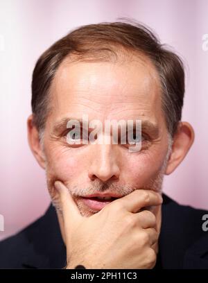 München, Deutschland. 25. März 2023. MÜNCHEN - MÄRZ 25: Vorstellung des neuen Cheftrainers Thomas Tuchel vom FC Bayern Munechen in der Allianz Arena am 25. März 2023 in München. Präsentation von Trainer Coach Thomas Tuchel von Bayern München in der Münchner Allianz Arena Fussball 1. Bundesliga Saison 2022 / 2023 © diebilderwelt / Alamy Live News Stockfoto