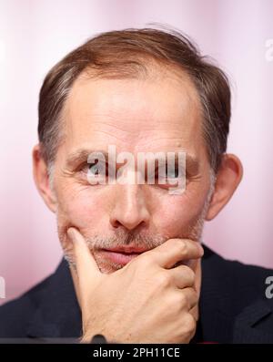 München, Deutschland. 25. März 2023. MÜNCHEN - MÄRZ 25: Vorstellung des neuen Cheftrainers Thomas Tuchel vom FC Bayern Munechen in der Allianz Arena am 25. März 2023 in München. Präsentation von Trainer Coach Thomas Tuchel von Bayern München in der Münchner Allianz Arena Fussball 1. Bundesliga Saison 2022 / 2023 © diebilderwelt / Alamy Live News Stockfoto