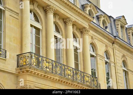 Paris, Frankreich - Mai 31. 2014 : Blick auf den Elysée-Palast, die offizielle Residenz des Präsidenten der Französischen Republik, aus den Gärten. Stockfoto