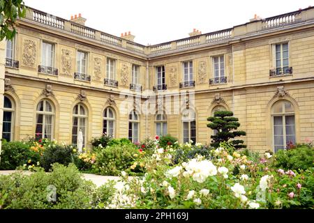 Paris, Frankreich - Mai 31. 2014 : der Garten des Elysée-Palastes, die offizielle Residenz des Präsidenten der Französischen Republik. Stockfoto