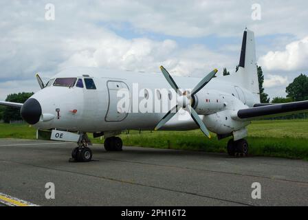 2A-Transportflugzeug G-OSOE der Hawker Siddeley HS-748-Serie im Lager am Flughafen London Southend. Registriert auf Janes Aviation Stockfoto