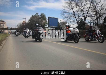 Biker feierten die Eröffnung der Motorradsaison mit einer Fahrt über die Stadt in Sofia, Bulgarien Stockfoto