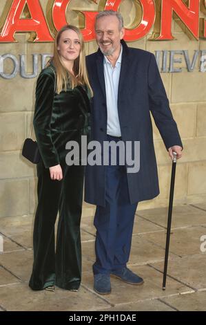 London, Großbritannien, 23. März 2023. Anthony Head und Emily Head bei der britischen Premiere von „Dungeons & Dragons: Honour among Thieves“ am Cineworld Leicester Square Stockfoto