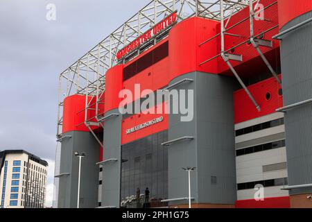 Manchester, Großbritannien. 25. März 2023. Außenansicht von Old Trafford vor dem FA Women's Super League-Spiel Manchester United Women vs West Ham United Women im Old Trafford, Manchester, Großbritannien, 25. März 2023 (Foto von Conor Molloy/News Images) in Manchester, Großbritannien, am 3./25. März 2023. (Foto: Conor Molloy/News Images/Sipa USA) Guthaben: SIPA USA/Alamy Live News Stockfoto