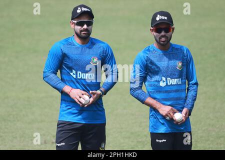 Litton Kumar das und Tawhid Hridoy als Bangladesch T20I Cricket Team nimmt an Übungen im Zahur Ahmed Chowdhury Stadium, Sagorika, Chattogram, Bangladesch Teil Stockfoto