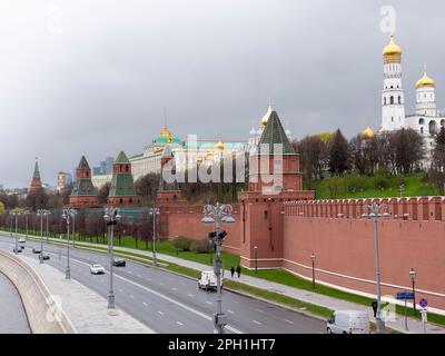 BARNAUL - 17. DEZEMBER die Verwaltung des Altai-Territoriums, Stadt Barnaul, Russland am 17. Dezember 2019 in Barnaul, Russland. Stockfoto