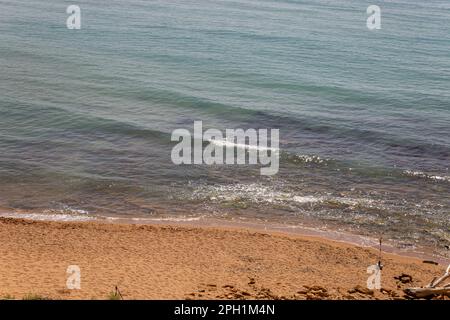 Die Strände Siziliens weisen einige der feinsten Sandstrände des Mittelmeers auf, mit goldenen Strähnen und kristallklarem Wasser, um ein einzigartiges und B zu schaffen Stockfoto