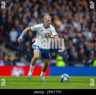 Glasgow, Schottland, Großbritannien. 25. März 2023; Hampden Park, Glasgow, Schottland: Euro 2024 Qualifier Football, Schottland gegen Zypern; Alexander Gogic von Zypern Kredit: Action Plus Sports Images/Alamy Live News Stockfoto