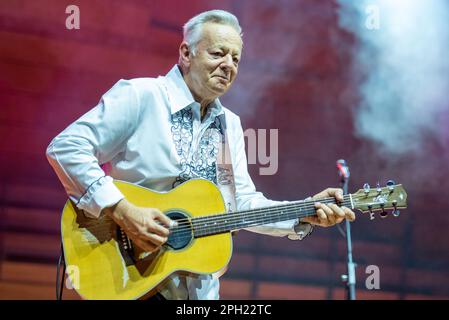 19. März 2023: Tommy Emmanuel tritt im Teatro Dal Verme in Mailand auf Stockfoto