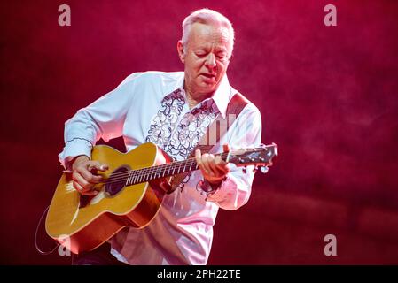 19. März 2023: Tommy Emmanuel tritt im Teatro Dal Verme in Mailand auf Stockfoto