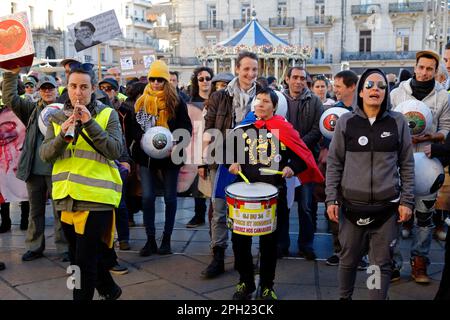 Vierter März der Verstümmelten, zum Beispiel. Gegen die Verwendung von LBD 40 und Granaten. Montpellier, Occitanie, Frankreich Stockfoto