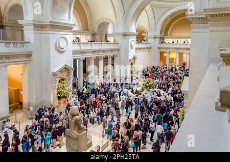 NEW YORK CITY - CIRCA MAI 2013: Das Metropolitan Museum of Art, auch bekannt als The MET, in New York City, USA, circa Mai 2013. Das Met ist ein absolutes NYC Landmar Stockfoto