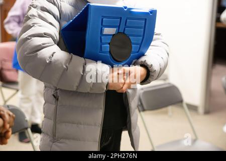 HLW-Training durch Wachmann in der Praxis Stockfoto