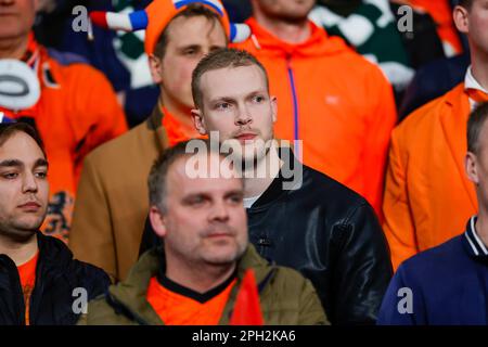 24-03-2023: Sport: Frankrijk vs Nederland PARIS, NIEDERLANDE - MÄRZ 24: Fans der Niederlande während des Spiels European Qualifier Group B Euro 202 Stockfoto