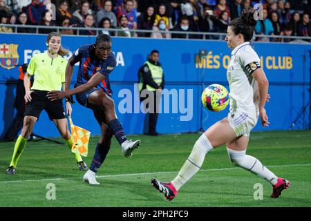 Barcelona, Spanien. 25. März 2023. Oshoala in Aktion während des spanischen Spiels der Liga F zwischen dem FC Barcelona Women und dem Real Madrid CF im Johan Cruyff Stadium in Sant Joan Despi, Barcelona, Spanien. Kredit: Christian Bertrand/Alamy Live News Stockfoto