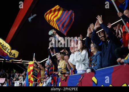 Barcelona, Spanien. 25. März 2023. Die Fans feiern den Sieg beim spanischen Spiel Liga F zwischen dem FC Barcelona Women und dem Real Madrid CF im Johan Cruyff Stadium in Sant Joan Despi, Barcelona, Spanien. Kredit: Christian Bertrand/Alamy Live News Stockfoto