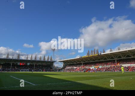 Wrexham, Großbritannien. 25. März 2023. Ein allgemeiner Blick auf das Innere des Rennbahnhofs, Heimat von Wrexham während des Spiels der Vanarama National League Wrexham vs York City at the Racecourse Ground, Wrexham, Großbritannien, 25. März 2023 (Foto von Gareth Evans/News Images) in Wrexham, Großbritannien, am 3./25. März 2023. (Foto: Gareth Evans/News Images/Sipa USA) Guthaben: SIPA USA/Alamy Live News Stockfoto