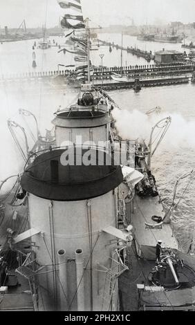 Der Royal Navy Light Cruiser HMS Danae in Kopenhagen, ein Gruß für den König von Dänemark, Juni 1921. Stockfoto