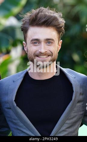 Aktenfoto vom 31. Oktober 03/22 von Daniel Radcliffe, der zur britischen Premiere von The Lost City am Cineworld Leicester Square im Zentrum von London eintrifft. Mr. Radcliffe erwartet sein erstes Kind mit seinem langjährigen Partner Erin Darke. Ein Repräsentant des 33-jährigen Harry Potter-Stars bestätigte die Nachrichten am Samstag. Radcliffe, der die Titelfigur in der Filmreihe spielte, die auf JK Rowlings meistverkaufter Buchserie basiert, und die amerikanische Schauspielerin Darke, 38, bereiten sich darauf vor, zum ersten Mal Eltern zu werden. Ausgabedatum: Samstag, 25. März 2023. Stockfoto