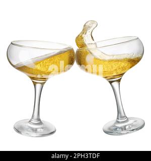 Untertasse Gläser Champagner für Toast mit einem auf Weiß isolierten Spritzer Stockfoto