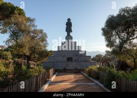 Das Denkmal für Napoleon I. am Place d'Austerlitz, Ajaccio, Corse-du-Sud, Korsika. Stockfoto