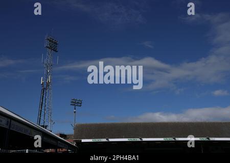 Peterborough, Großbritannien. 25. März 2023. Flutlichtspylonen beim Spiel Peterborough United gegen Derby County EFL League One, im Weston Homes Stadium, Peterborough, Cambridgeshire. Kredit: Paul Marriott/Alamy Live News Stockfoto