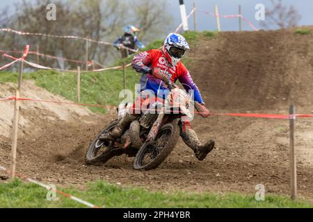 Dahlen, Deutschland. 26. März 2023. Motorsport: Rund um Dahlen, Internationale deutsche Enduro-Meisterschaft: Jörg Haustein aus Deutschland vom Offroad Shop Kölbach Racing Team in Aktion auf der Rennstrecke. Kredit: Daniel Schäfer/dpa/Alamy Live News Stockfoto