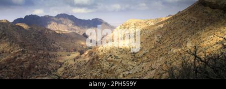 Blick über die Landschaft der Berge von Jabal Abu Mahmoud, Südjordanien, Naher Osten Stockfoto