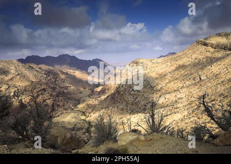 Blick über die Landschaft der Berge von Jabal Abu Mahmoud, Südjordanien, Naher Osten Stockfoto