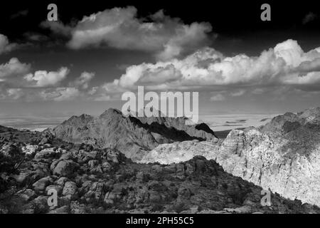 Blick über die Landschaft der Berge von Jabal Abu Mahmoud, Südjordanien, Naher Osten Stockfoto