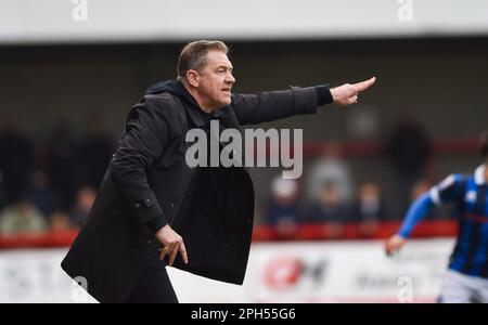 Crawley Manager Scott Lindsey während des EFL League Two Match zwischen Crawley Town und Rochdale AFC im Broadfield Stadium , Crawley , Großbritannien - 25. März 2023. Foto: Simon Dack/Teleobjektiv. Nur redaktionelle Verwendung. Kein Merchandising. Für Fußballbilder gelten Einschränkungen für FA und Premier League. Keine Nutzung von Internet/Mobilgeräten ohne FAPL-Lizenz. Weitere Informationen erhalten Sie von Football Dataco Stockfoto