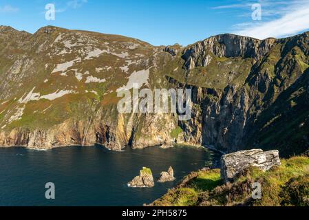 Blick auf die mächtigen Klippen der Slieve League, County Donegal, Irland Stockfoto