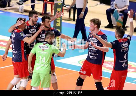 Taranto, Italien. 26. März 2023. Prisma Taranto-Exultation. Während Play Off 5. Place - Gioiella Prisma Taranto vs Pallavolo Padova, Volleyball Italian Serie A Men SuperLeague Championship in Taranto, Italien, März 26 2023 Gutschrift: Independent Photo Agency/Alamy Live News Stockfoto