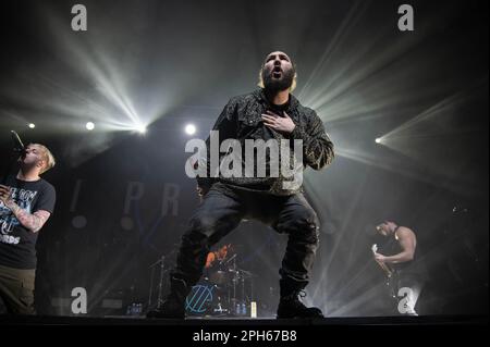 Brian Burkheiser und Eric Vanlerberghe von I treten am 22. März 2023 auf der O2 Academy Glasgow auf Stockfoto