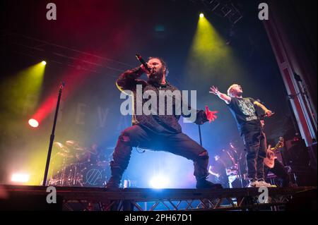 Brian Burkheiser und Eric Vanlerberghe von I treten am 22. März 2023 auf der O2 Academy Glasgow auf Stockfoto