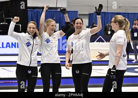 Silvana Tirinzoni, Briar Schwaller-Huerlimann, Carole Howald und Alina Pätz, Schweiz, in Aktion während des Spiels zwischen Norwegen und Switzerlan Stockfoto