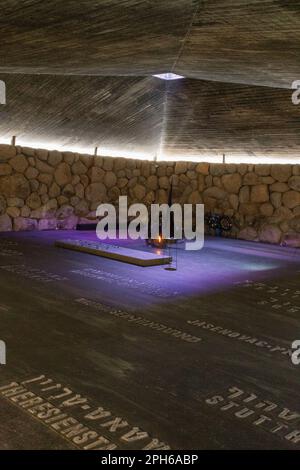 Die ewige Flamme in der Gedenkhalle, Yad Vashem, Jerusalem Israel Holocaust Memorial Stockfoto